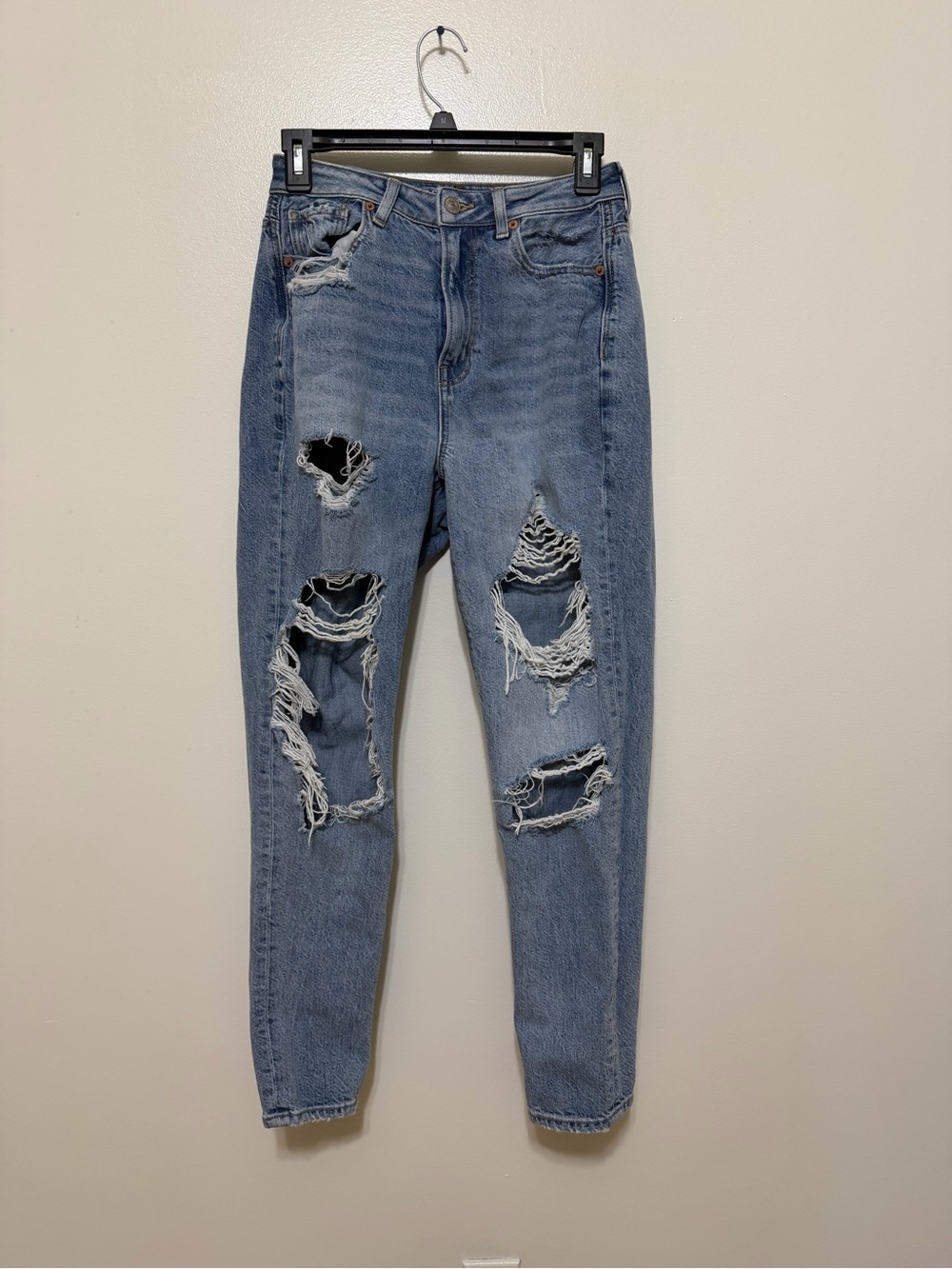 Light Wash Distressed highest rise mom Jeans - Casual Everyday Denim